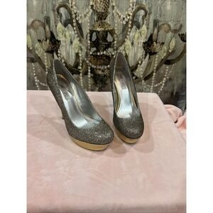 Jennifer Lopez Size 9 Woman's Sparkle Gold& Silver Heels